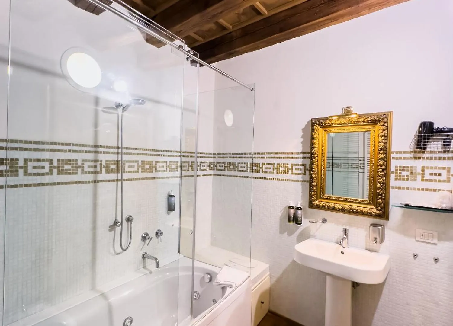 Truly Verona - Delle Erbe Suites 0*,  Italie