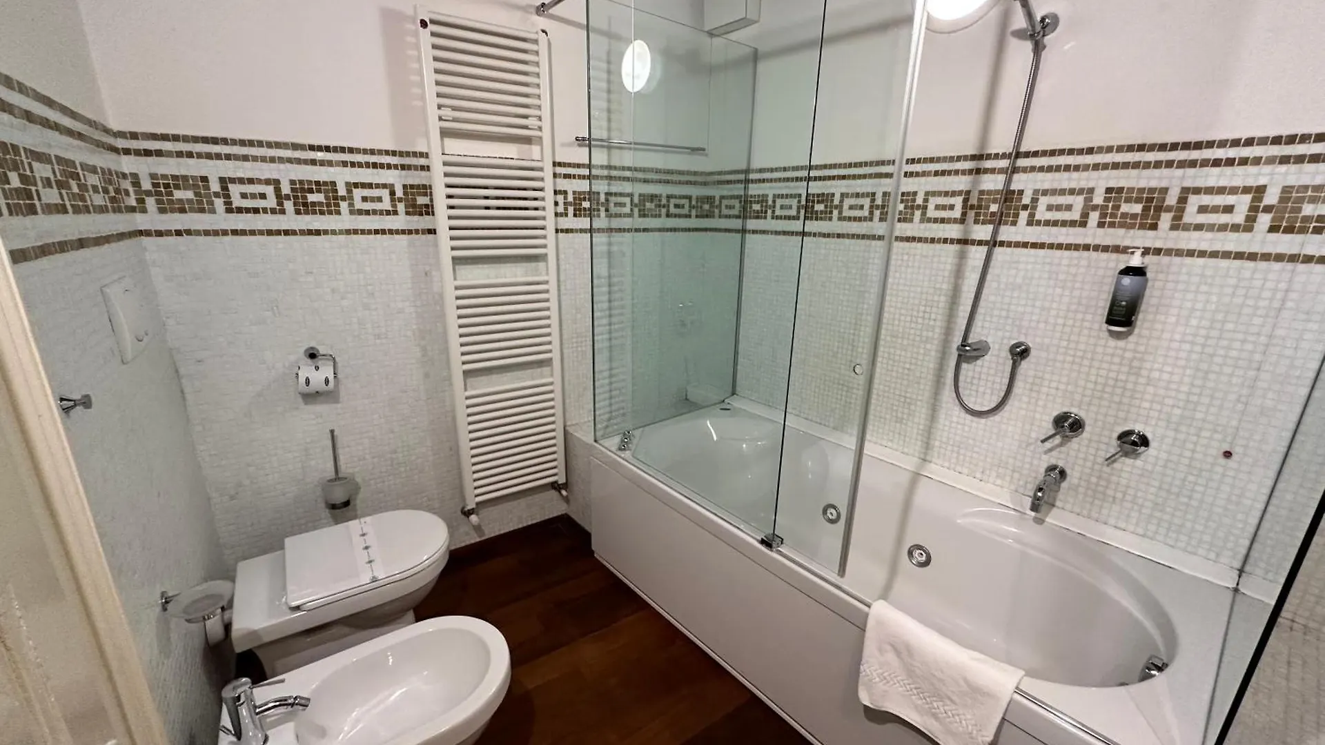 Truly Verona - Delle Erbe Suites 0*,
