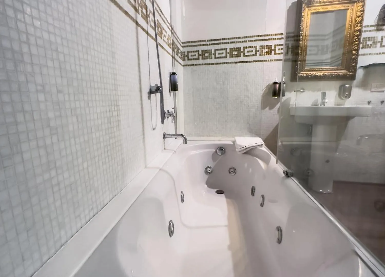 Guest house Truly Verona - Delle Erbe Suites Italy